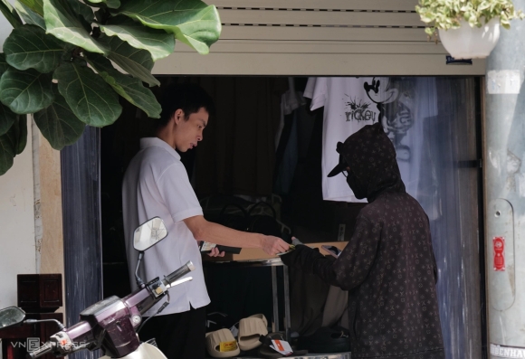 8 Loat Cua Hang O Ha Noi Dong Cua Tra Mat Bang