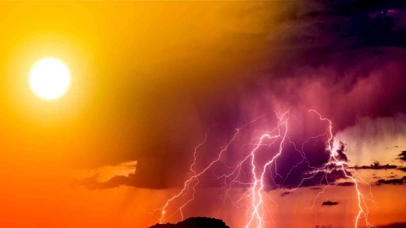 1 Nhiet Do Ky Luc 347 Do C O Tay Nam Nuoc Duc Canh Bao Nang Nong Gay Gat