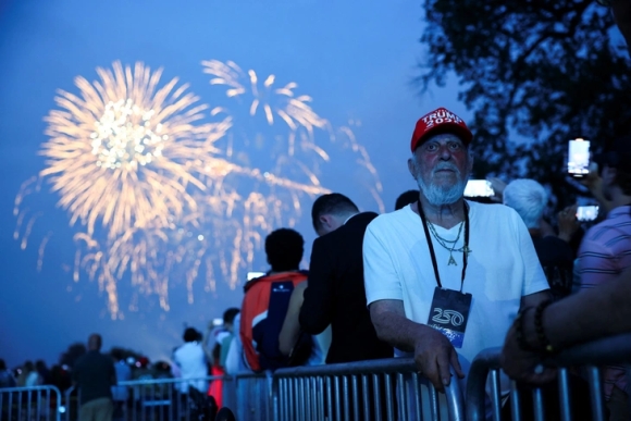 13 My Duyet Binh Quy Mo Lon Nhat Trong 34 Nam Giua Luc 2000 Cuoc Bieu Tinh Dien Ra Tren Ca Nuoc