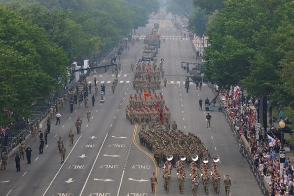 4 My Duyet Binh Quy Mo Lon Nhat Trong 34 Nam Giua Luc 2000 Cuoc Bieu Tinh Dien Ra Tren Ca Nuoc