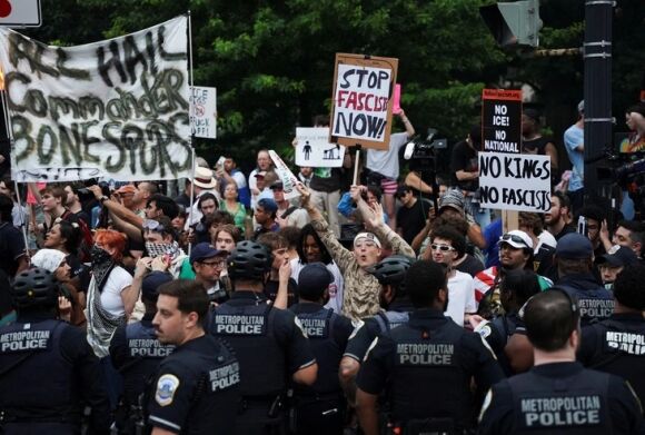 6 My Duyet Binh Quy Mo Lon Nhat Trong 34 Nam Giua Luc 2000 Cuoc Bieu Tinh Dien Ra Tren Ca Nuoc