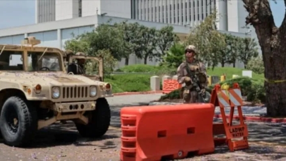 1 My Thuy Quan Luc Chien Lan Dau Bat Giu Dan Thuong Tai Los Angeles