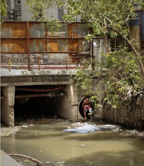 2 Nhung Nguoi Chuot Bi Bo Quen O Philippines