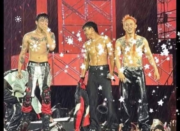 1 Showbiz Viet Nhung Man Uon Eo Tap The Va Nen Van Hoa Roi Tu Do