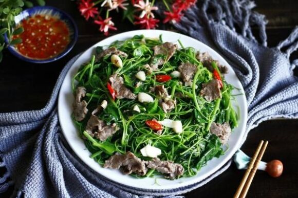 1 Uop Thit Bo Xao Toi Mem Thom Dam Vi Het Hoi Chi Can Dung 1 Loai Gia Vi