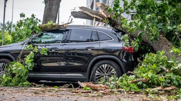 2 Gio Giat Manh Tan Pha Berlin Mot Nguoi Chet Ba Nguoi Nguy Kich