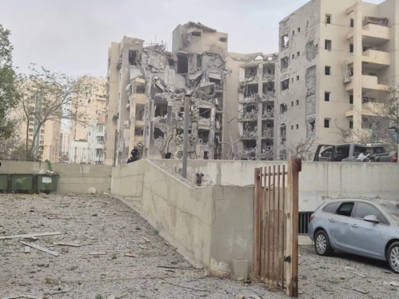 1 Iran Phong Loat Ten Lua Sau Thong Bao Ngung Ban Cua Ong Trump