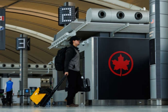 2 Canada Bung No Kinh Te   Nho Trump