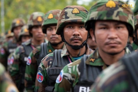 3 Thu Tuong Campuchia Mac Quan Phuc Toi Tham Bien Gioi Giap Thai Lan