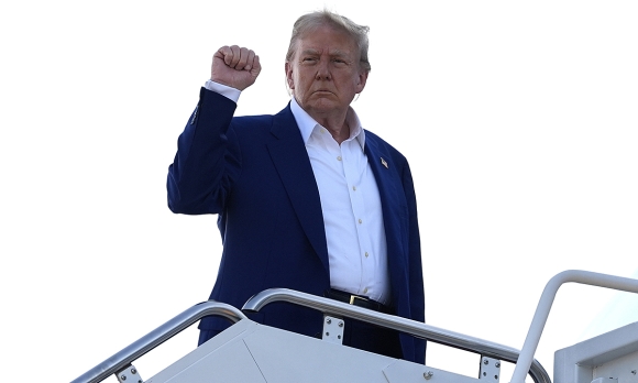 1 Ong Trump Dang Tin Nhan Cua Tong Thu Ky Nato Len Mang Xa Hoi