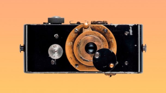 1 Leica 100 Nam Huyen Thoai May Anh Duc Doanh Thu Cham Dinh