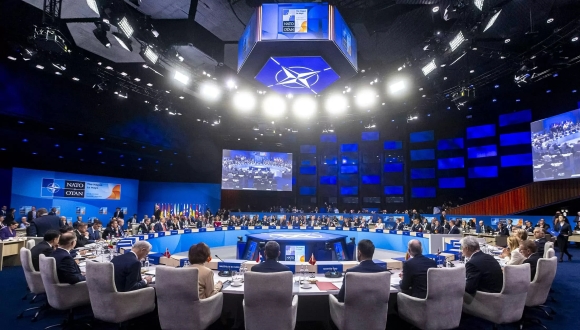 2 Tay Ban Nha Ke Phan Dien Moi Cua Nato