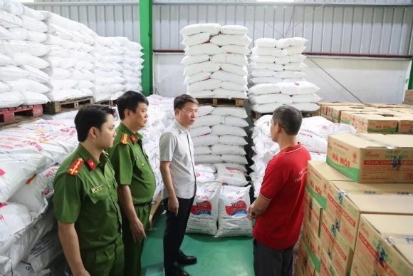 2 Viet Nam Dot Kich Co So Ban Dau An Gia Suc Cho Nguoi Con Cai Gi Khong Phai Hang Gia