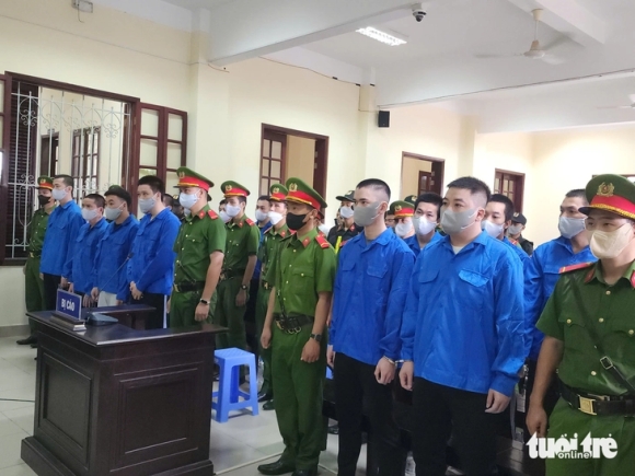 1 Chi Mot Cai Nhin Xa La Ma Thanh Vu Danh Nhau Cua 36 Nguoi