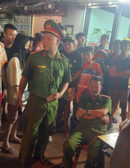 4 Oto Dien Tong Loat Xe May O Bac Ninh Hai Co Gai Bi Thuong