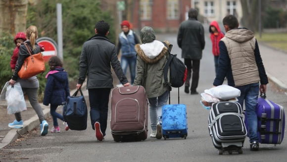 2 Duc Siet Chat Chinh Sach Di Cu Tam Dung Quyen Quyen Doan Tu Gia Dinh Doi Voi Mot So Nguoi Ti Nan