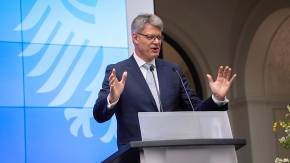 1 Bo Truong Giao Thong Ducsu Tre Tau Hien Tai La Khong The Chap Nhan Duoc