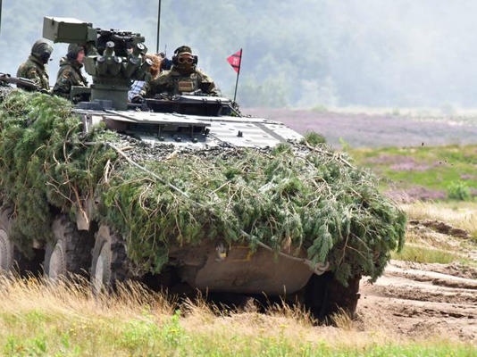 1 Duc Len Ke Hoach Thoa Thuan Lon Hang Nghin Xe Tang Chuan Bi Doi Dau Putin