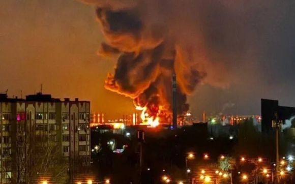 1 Uav Ukraine Tap Kich Nga Tren Dien Rong Hang Tram Chuyen Bay O Thu Do Moscow Bi Huy