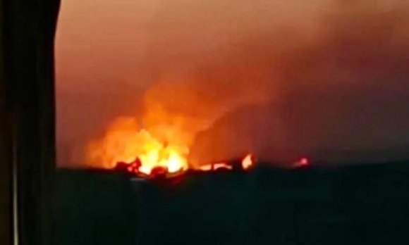 1 Ukraine Tiep Tuc Tan Cong Can Cu Khong Quan Nga Pha Huy May Bay Kho Chua Bom