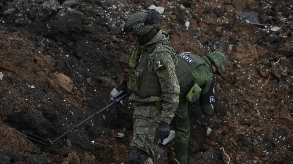 2 Lao Gui Ky Su Quan Su Sang Nga Ai Dung Ve Phia Cai Ac