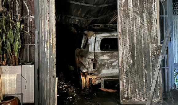 2 Chay Chung Cu O Tphcm Trong Dem Nghi Do Xe O To Dien Phat No 8 Nguoi Tu Vong