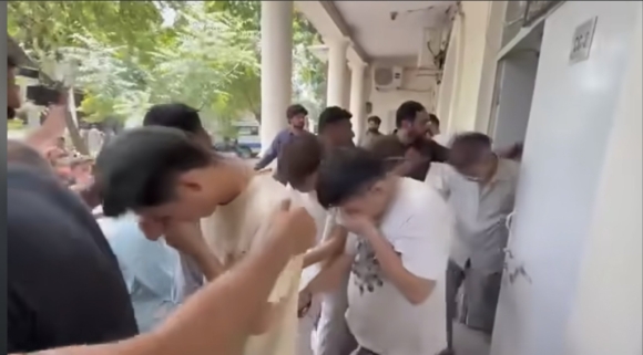 1 Canh Sat Pakistan Dot Kich Trung Tam Lua Dao Bat 149 Nguoi Gom 48 Nguoi Trung Quoc