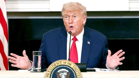 1 Ong Trump Tuyen Bo Ap Thue 30 Voi Eu Va Mexico Tu 1 8