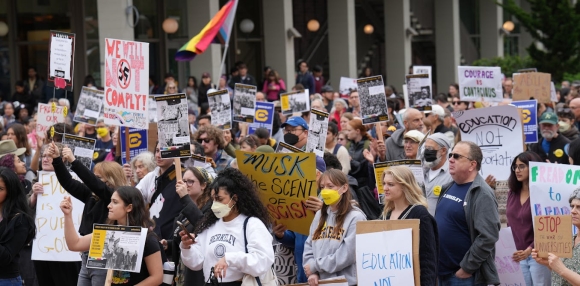 5 Khi Tri Thuc Tro Thanh Muc Tieu Cua Quyen Luc Tu Mao Trach Dong Den Donald Trump