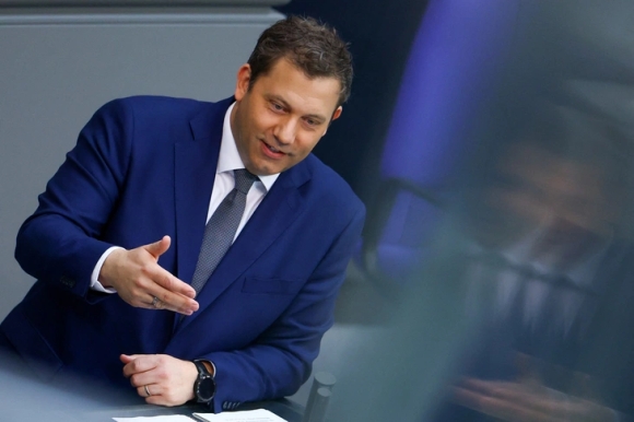 1 Duc Keu Goi Eu San Sang Tra Dua Thue Quan My