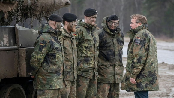 3 Bo Truong Quoc Phong Duc Quan Doi Duc San Sang Tieu Diet Binh Linh Nga Neu Can Thiet