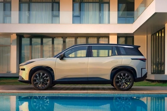 1 Suv Dien 15000 Usd Cua Toyota Gay Sot Tai Trung Quoc