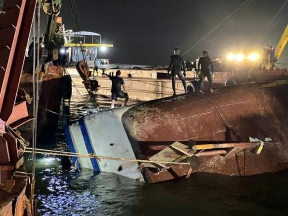 4 Vu Lat Tau O Quang Ninh Tim Thay Them Thi The Khi Truc Vot Tau 37 Nguoi Tu Vong