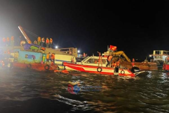 9 Vu Lat Tau O Quang Ninh Tim Thay Them Thi The Khi Truc Vot Tau 37 Nguoi Tu Vong