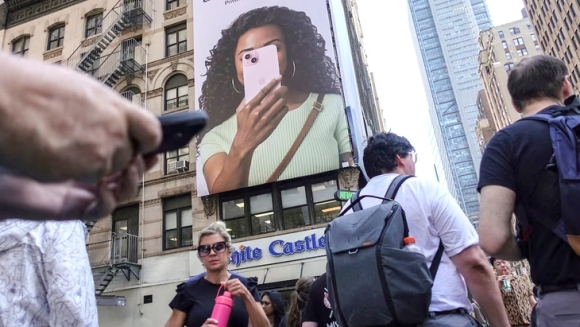 1 Anh Mat Vo Cam Cua Gen Z Dang Thuong Hay Dang Trach