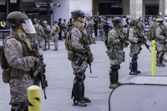 1 Lau Nam Goc Rut 700 Linh Thuy Danh Bo Khoi Los Angeles