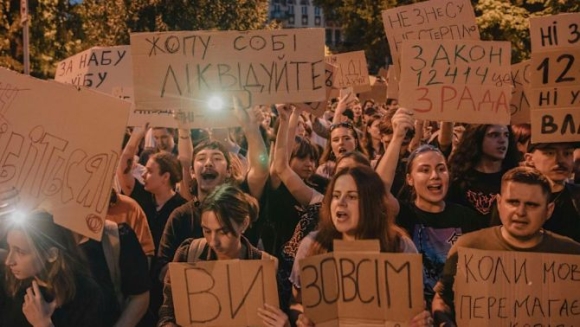 2 Zelensky Va Bai Toan Kho Giua Chu Quyen Va Tham Nhung Thoi Chien