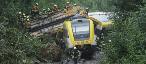 1 Tau Hoa Bi Trat Banh O Baden Wurttemberg It Nhat Ba Nguoi Chet