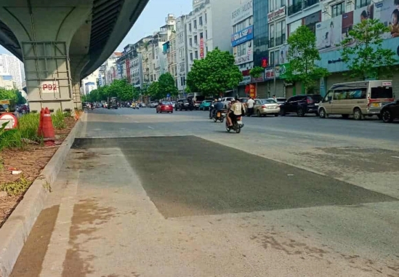 1 Xe Sh Dang Di Chui Dau Mac Ket Do Nen Duong Sup Xuong Khac Phuc Xong Su Co Nen Duong