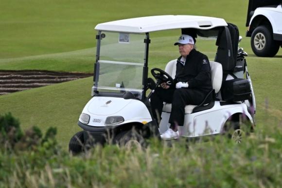 3 Mat Vu My Duoc Trang Bi Xe Golf Boc Thep De Bao Ve Tong Thong