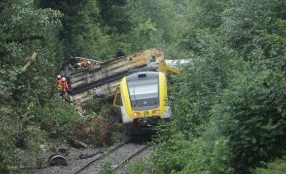 2 Toan Canh Vu Tau Trat Banh O Duc Khien Tren 50 Nguoi Thuong Vong