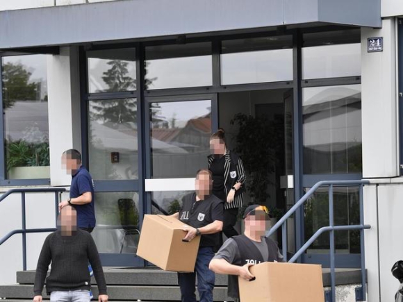 2 Cong Ty May Moc Duc Bi Dot Kich Vi Nghi Ngo Vi Pham Lenh Trung Phat Nga