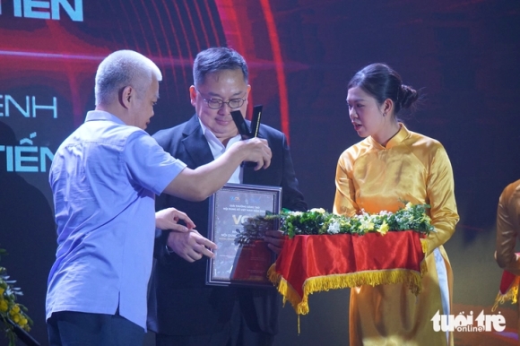 3 Ong Hoang Nam Tien Pho Chu Tich Hoi Dong Truong Dai Hoc Fpt Dot Ngot Qua Doi