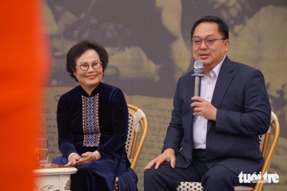 4 Ong Hoang Nam Tien Pho Chu Tich Hoi Dong Truong Dai Hoc Fpt Dot Ngot Qua Doi