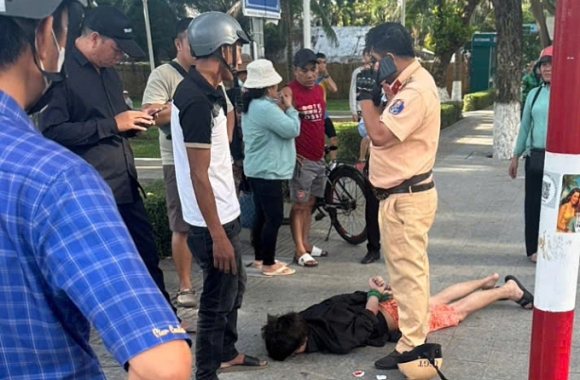 2 Thanh Nien Nguoi Nga Tan Cong Csgt O Nha Trang