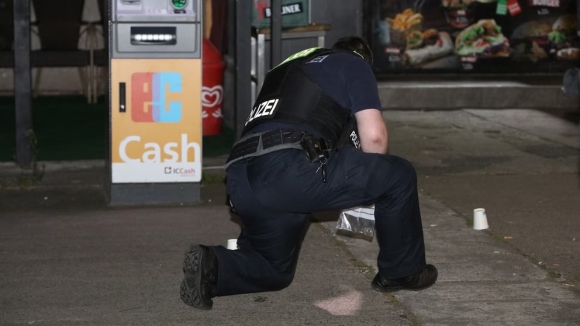 2 Au Da Du Doi Bang Dao Va Sung O Berlin Mot Nguoi Bi Thuong