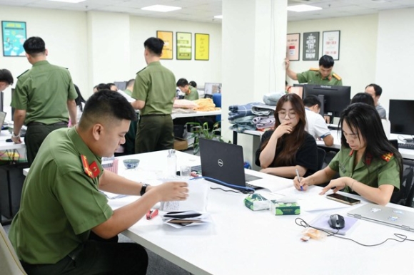 3 Ong Chu Hahalolo Tu Tham Vong Mang Xa Hoi Du Lich Toan Cau Toi Duong Day Tien Ao Hang Ty Usd