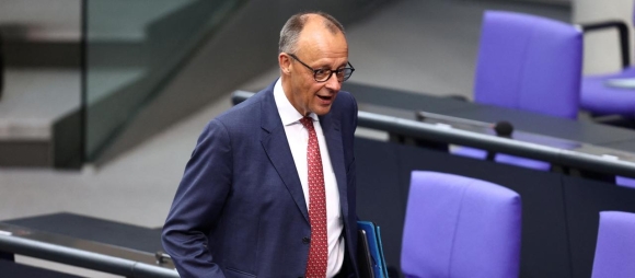 1 Thu Tuong Duc Friedrich Merz Doi Mat Voi Su Bat Man Cua Cong Chung