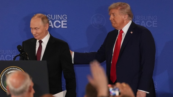 1 Danh Gia Cua Bao Chi Ve Hoi Nghi Thuong Dinh Alaska Ghe Tom Dang Xau Ho Va Cuoi Cung La Vo Ich