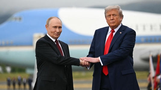 3 Danh Gia Cua Bao Chi Ve Hoi Nghi Thuong Dinh Alaska Ghe Tom Dang Xau Ho Va Cuoi Cung La Vo Ich